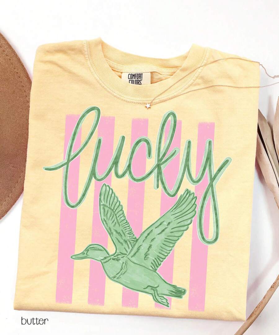 Lucky Duck T-Shirt, Preppy Coastal Graphic Tee, Coastal Shirt, T-Shirt, Beach Shirt, Coastal Vibe, Vacation Shirt,-Summer Outfits For Women 100 Percent Cotton Baggy Graphic T Shirts, Vacation Outfits Women, 4th Of July Outfit Women, Going Out Tops - 黃色 - 查看 1
