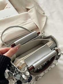 Silver Women's Crossbody Bag Set With Mini Pouch, Fashionable Metallic Texture Shoulder Handbag, 2026 Small Square Women's Bag, Minimalist PU Leather Wallet, Fashionable Chain Strap Messenger Bag For Daily Outings, Shopping, Parties, Lightweight Luxury Designer-Inspired Tote Clutch, Elegant Y2K Street Style For Office, Dates, Vacation, Dinner, Gift Bag - Multicolor - View 5
