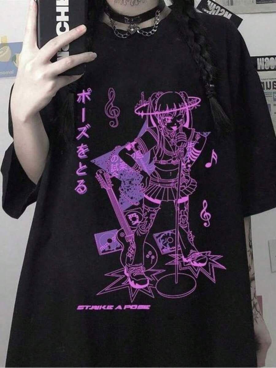1 Pieza Camiseta 180g 100% Algodón Unisex Holgada. 1 Pieza Camiseta 180g 100% Algodón Unisex Holgada. Camiseta atractiva con diseño gráfico de anime llamativo para un estilo urbano alternativo que captura la atención y destaca la individualidad, ideal para jóvenes y adolescentes audaces, disponible en talla única, color negro con estampado rosa, en moda casual y urbana, camiseta popular entre los amantes del anime y la cultura pop. Cómoda y versátil para escuela, trabajo, salidas y eventos casuales Cómoda y versátil para escuela, trabajo, salidas y eventos casuales - Negro - Ver 1
