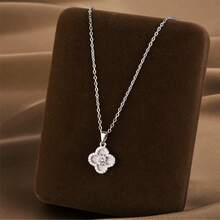 1pc Fashionable & Versatile Shell Rhombus Flower Pendant Necklace, Elegant Clavicle Chain, Luxury Aesthetic - Four Leaf Clover Necklace - View 6