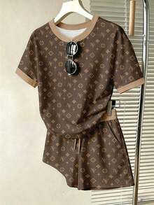 Conjunto de 2 piezas de camiseta de manga corta con cuello redondo y pantalones cortos con estampado todo sobre en estilo vintage casual para mujer, para verano - Multicolor 4 - Ver 1