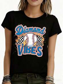 Women's White T-Shirt With 'Diamond Vibes' Baseball Graphic Print, Casual Wear For Sports Fans And Everyday Style, Home, Travel, Festivals, Parties. Suitable As A Gift. Women's T-Shirt. Blouses>Elegant. Boho Chic. Soft, Breathable, And Comfortable Women's Top, Ideal For Spring, Summer, And Autumn, Perfect For Vacations, Travel, And Everyday Wear. - 黑色 - 查看 5
