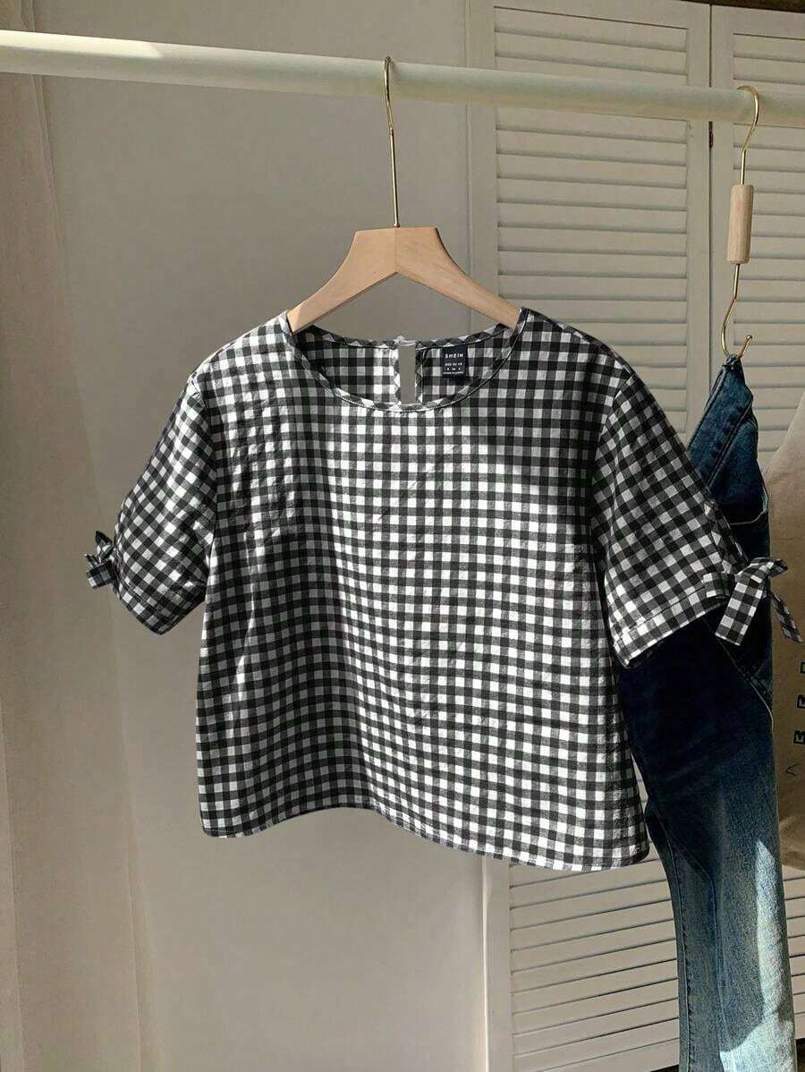 Top con espalda con abertura y puños con nudo en estampado de cuadros azul y blanco para salidas de verano - Negro - Ver 1