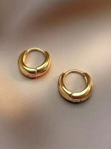 1 Pair Elegant French Style, Minimalist Small Hoop Earrings, Women's Gold Earrings, Retro Design, Suitable For Daily Wear And Parties, Valentine's Day Gift, Essential Accessory For Girls, Suitable For All Seasons - Yellow Gold - View 3
