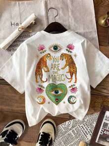 Camiseta Blanca de Corte Regular para Mujer  con Estampado Tropical de Cerezas Doradas y Leopardo - Blanco 6 - Ver 4