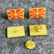 5枚金属和树脂材质的世界各国国旗徽章，包括国旗形状和金属奖章徽章，适合庆祝活动和日常装饰。 - 彩色 - 查看 30