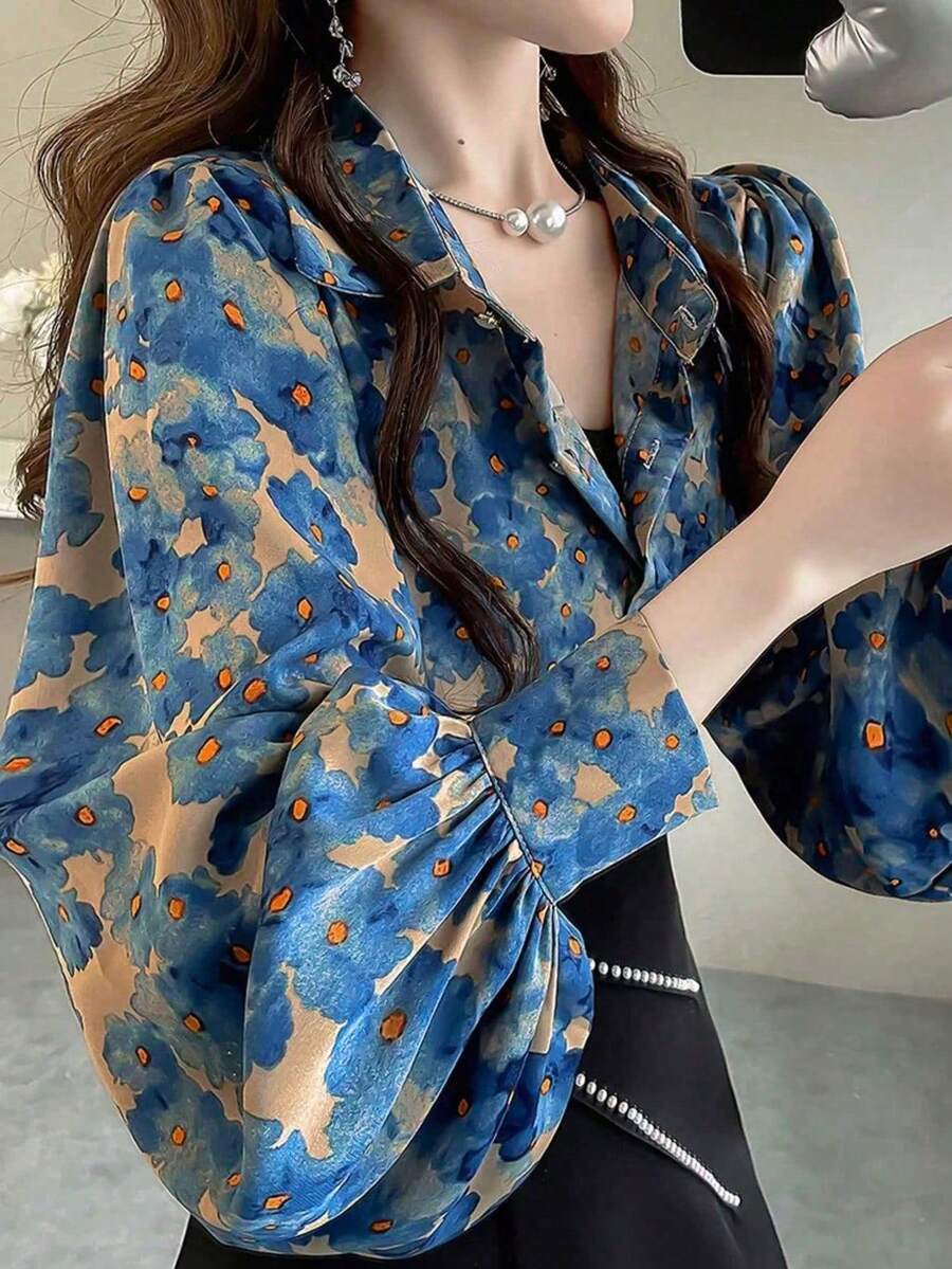 Women's Elegant Blue Ditsy Floral Loose Design Lantern Sleeve Blouse Top With Faux Pearl Button Decor, Summer Vacation - Blue - View 1