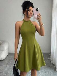 Vestido de línea A de unicolor con escote halter y espalda descubierta, elegante para vacaciones y uso diario, adecuado para primavera y verano - Verde - Ver 4