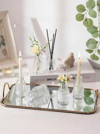 This 3 Piecesvintage Cylindrical Glass Bud Vase Set Features Mini Transparent Vases Perfect For Flower Arranging. Small And Exquisite, It's Ideal For Home Decorations Such As Birthday Parties, Anniversaries, Weddings, And More.
