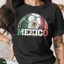 Camiseta Gráfica Retro Sporty Cup 2026, Camiseta de Fútbol 2026 con Banderas Norteamericanas y Estampado _The World Is Coming Home_, Regalo para Él - Negro - Ver 6