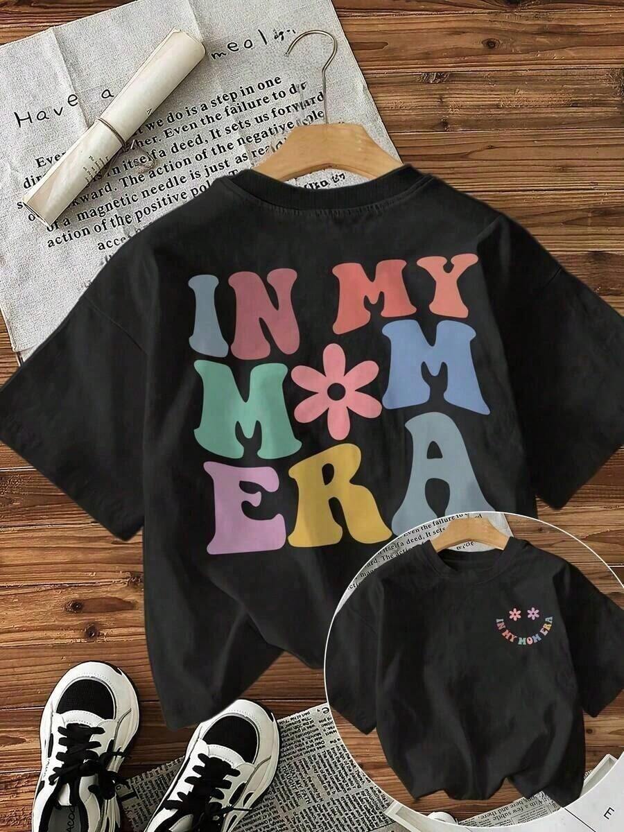 Short-Sleeved T-Shirt With Round Neck [Comfortable][Double-Sided Print] Graffiti Style With Floral And Text Print "In My Mom Era", Sizes S-3XL, Breathable Print, Casual, For Daily Wear, Cotton Clothing For Women. - 黑色 - 查看 1