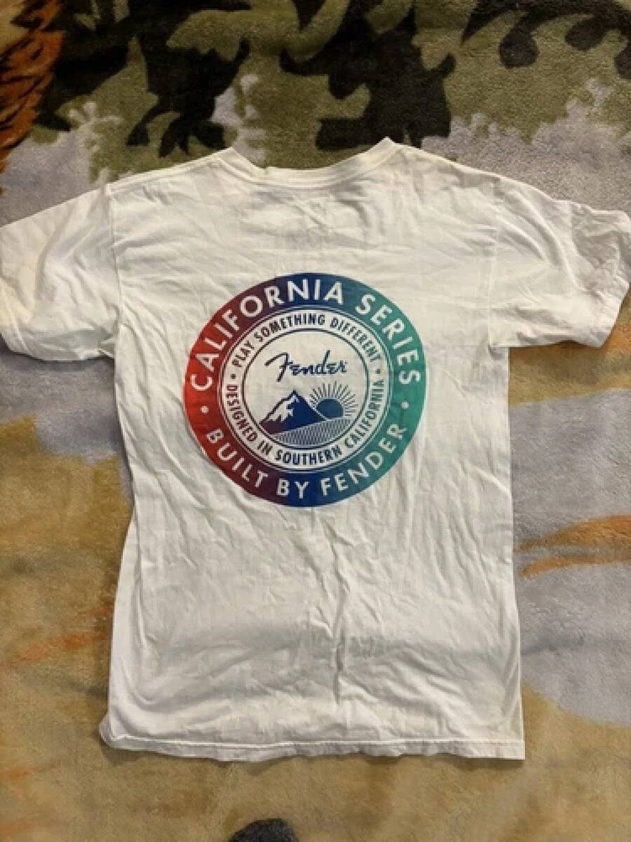 Fender T Shirt Sz S California Series White Double Sided Adult Play Somethingblusas Para Mujer Playeras De Mujer Vestidos Casuales Para Mujer Y2k Playeras Deportivas Para Mujer Verano Camisetas Ropa De Mujer Fashion Perfect For Daily - 白色 - 查看 1