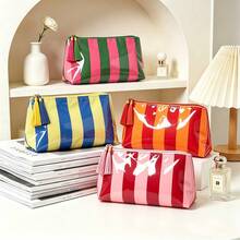 2026 Nuova borsa cosmetica a righe in PVC con nappe e cerniera, borsa da toilette da viaggio impermeabile - Sottili strisce verdi e rosa - Visualizzare 1