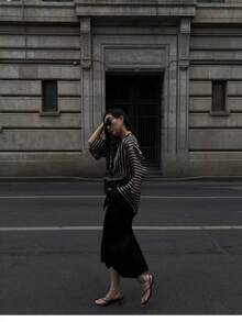 女士法式仿皮露趾小猫跟凉鞋，方头踝带低跟人字拖，优雅夏季正式凉鞋 - 黑色 - 查看 6