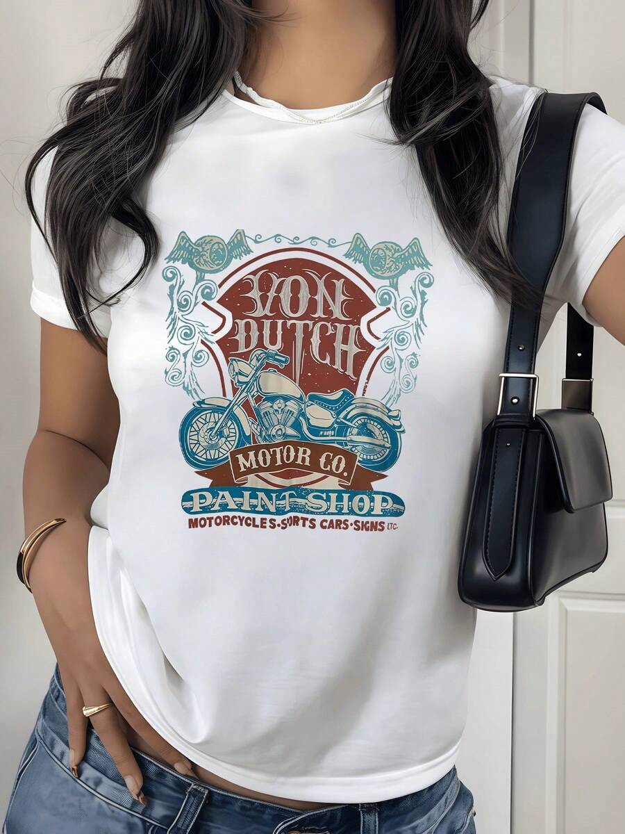 Classic Motorcycle With Wings Symbolizes Freedom And Adventure, Evoking A Passion For Travel And The Energy Of The Engine, Full Of Artistic Details. Comfortable, Modern Casual Women's T-Shirt, Ideal For Everyday Wear. - 白色 - 查看 1