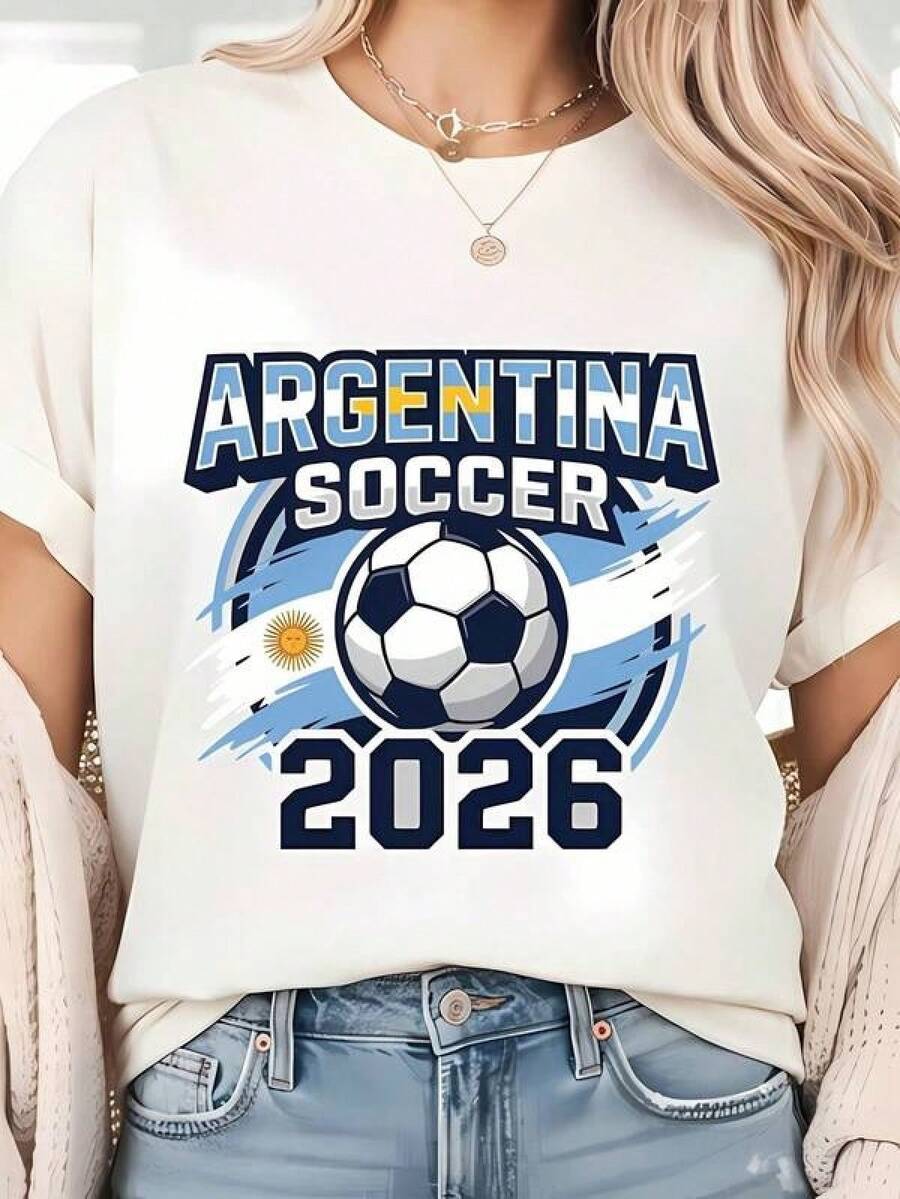 Bandera de Argentina con balón de fútbol y texto que celebra la pasión por la Copa Mundial 2026 camiseta para mujer cómoda y moderna para apoyar tu selección favorita - Negro - Ver 1