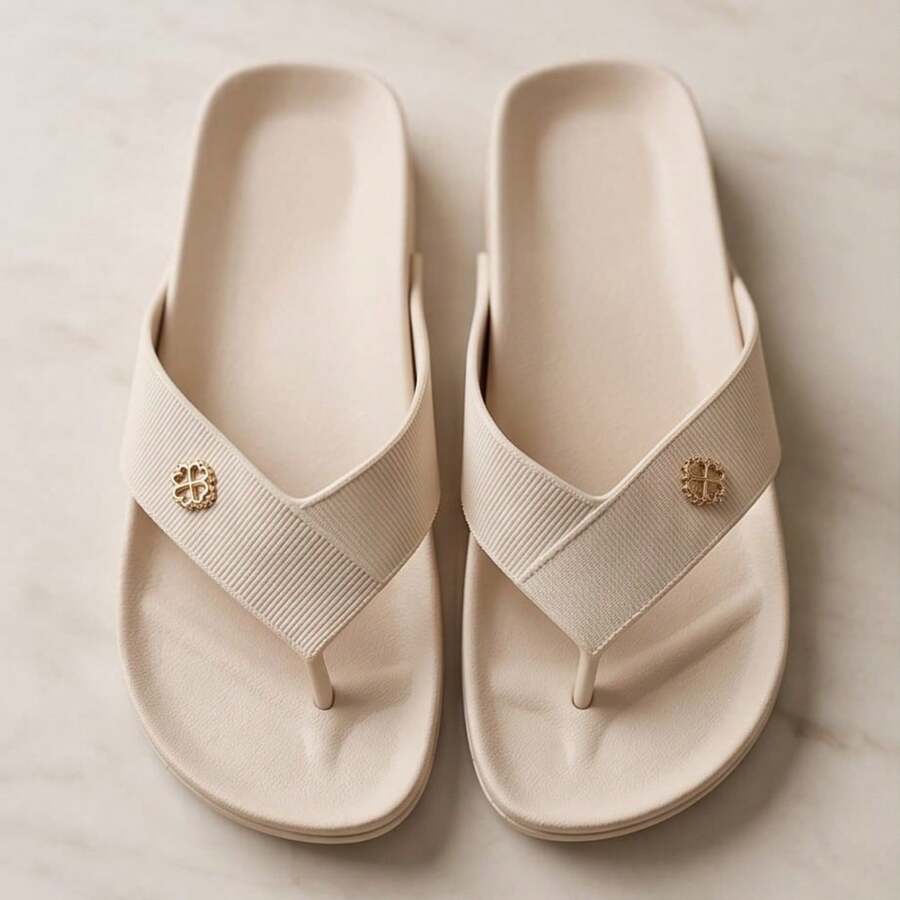 Sandália Feminina Slide  Casual    confortável  detalhe dourado