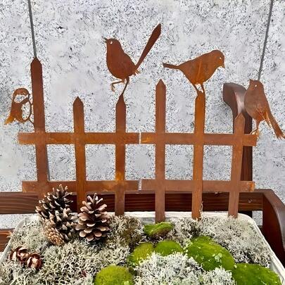 2pcs/Set Rustic Bird-On-Fence Metal Garden Stakes In An Artistic, Decorative Style; Outdoor Floor‑Mounted Wooden Accents-No Batteries Required-Perfect For Christmas, Birthdays, And Holiday Gifts.