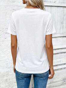 White Short-Sleeved T-Shirt With A Heart Print, Casual And Suitable For Everyday Wear. Suitable For Summer. - Putih 3 - View 2