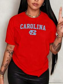 100% Cotton Carolina Lettering And Iconic Logo Celebrating The University's Heritage With A Modern Twist. Women's 100% Cotton T-Shirt Perfect For Proud Fans. Women's Simple Solid Color T-Shirt, Loose And Slim Fit Casual Short Sleeve - 紅色的 - 查看 1