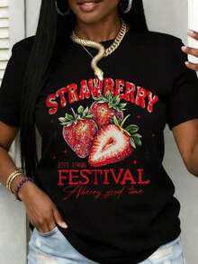 Camiseta Gráfica de Manga Corta "Strawberry Festival Est 1968 A Berry Good Time" para Mujer, Talla Grande, Blanca y Negra, Estilo Casual de Verano con Estampado de Fresas y Diseño Vintage. - Negro - Ver 7