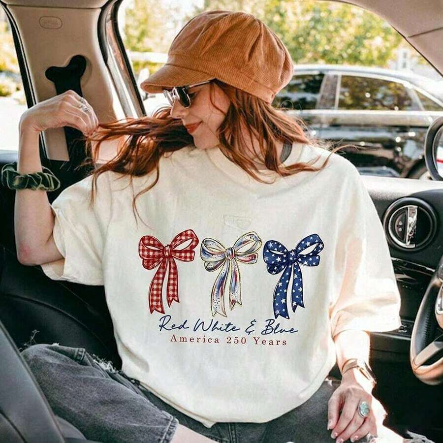 Esta camiseta casual de manga corta y cuello redondo presenta un estampado de lazo en rojo, blanco y azul que conmemora el 250º aniversario del tradicional vestido de novia chino, lo que la hace perfecta para la primavera y el verano.Camiseta de mujer transpirable y cómoda - Blanco - Ver 1