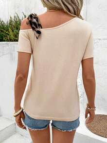 Camiseta de manga corta con cordones y estampado de leopardo para mujer, adecuada para ir al trabajo y actividades al aire libre, de estilo casual - Caqui - Ver 2