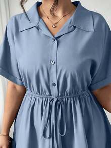 Vestido informal de estilo camisa de talla grande con detalles ricos - Niebla azul - Ver 6
