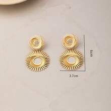 1 pieza Pendientes clásicos elegantes de estilo INS con diseño de girasol hueco de doble capa, pendientes de metal retro de alta calidad con diseño de sol radiante 3D, versátiles y de moda de lujo para hip-hop - Dorado - Ver 5