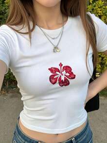 Blusa corta de mujer para verano, estampado de flor de hibisco, corte ajustado, cuello redondo, manga corta, estilo casual en color blanco QQCL - Blanco - Ver 3