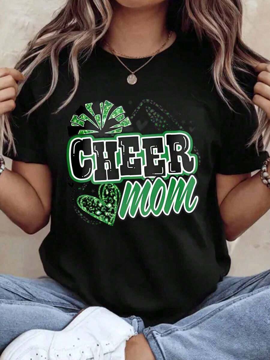 "Cheer Mom" T-Shirt With Green Leopard Print And Pom-Pom Design For Cheerleader Moms, St. Patrick's Day Gift, 220g - Urban Vintage Style, Unisex, Cotton, Short Sleeve, Round Neck, 100% Cotton. - 黑色 - 查看 1