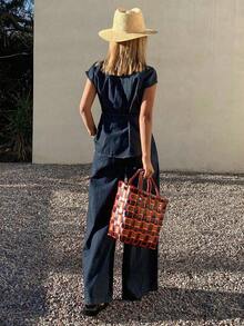 Conjunto de mezclilla casual para mujer con camisa de mezclilla con cuello, sin mangas, con nudo lateral y pantalones de mezclilla de corte holgado - Azul lavado oscuro - Ver 5
