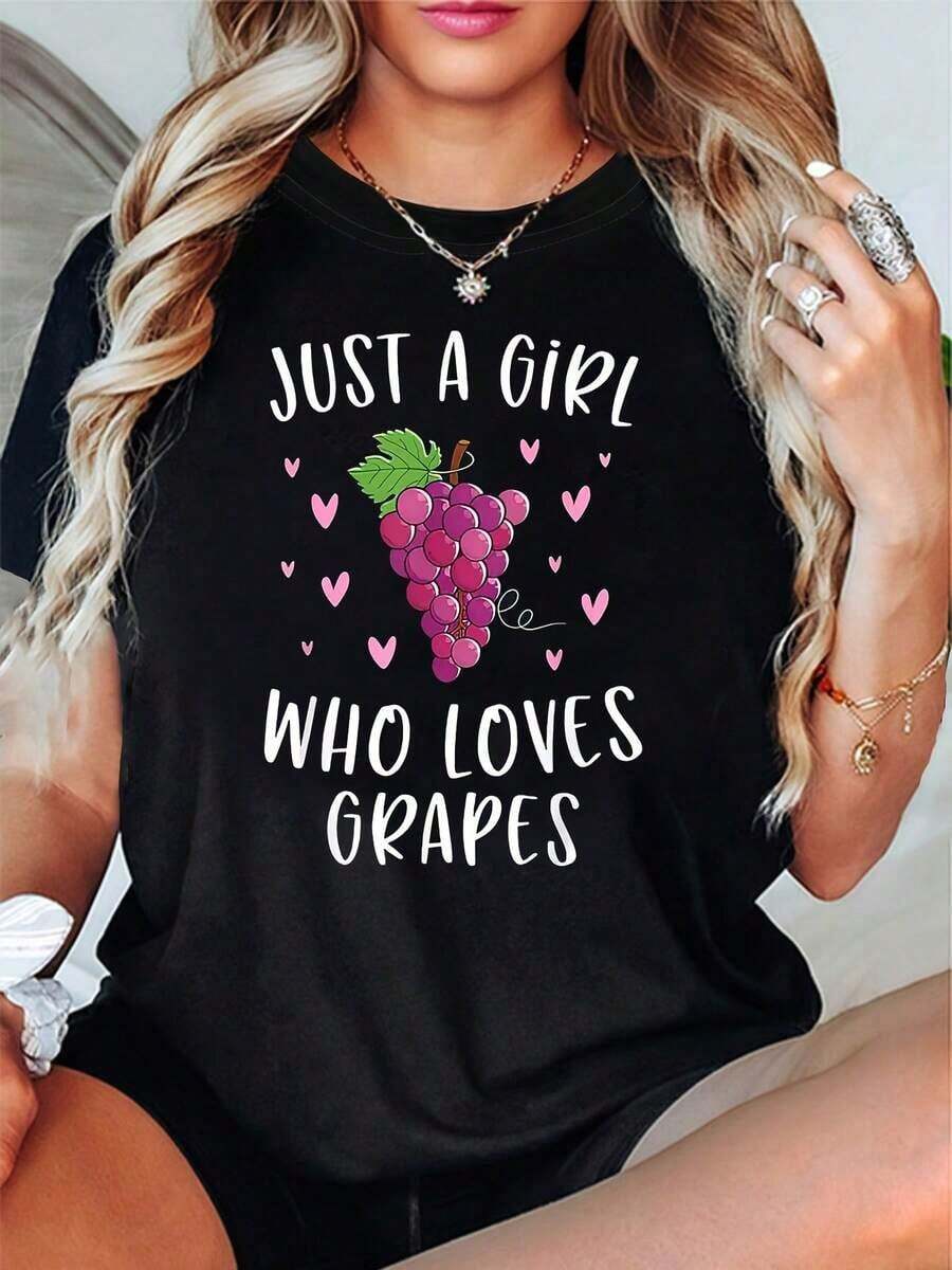 Women's Grape Theme T-Shirt - Purple Grapes And Pink Heart Graphic Design, Casual Short Sleeve, Sweet And Cute Everyday Top For Fruit Lovers In Pink And Purple Tones - 黑色 - 查看 1