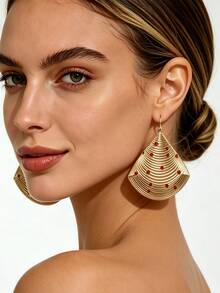 1 Pair Women's Fashion Minimalist Versatile Oversized Geometric Round Mesh Metallic Texture Pendant Earrings - Golden Yellow + Rose Red - View 2