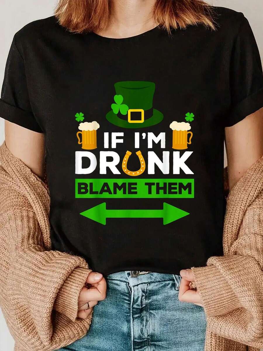 Camiseta Estampada para Mujer - Camiseta Casual de Manga Corta y Cuello Redondo en Negro con Diseño de Sombrero de Trébol y Jarras de Cerveza, Corte Relajado para Todas las Estaciones, Perfecta para Uso Diario y Celebraciones (Lavable aáquina). - Negro - Ver 1