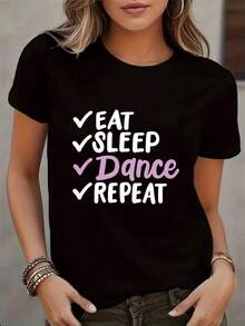 Camiseta con estampado gráfico "Women Eat Sleep Dance Repeat" en negro con diseño de marca de verificación blanca y rosa, tela suave y elástica, corte regular, cuello redondo, manga corta, top casual para atuendos informales, entusiastas del baile, atuendos de fin de semana, letras llamativas, ajuste cómodo, camiseta con eslogan, estilo de vida. - Negro - Ver 6