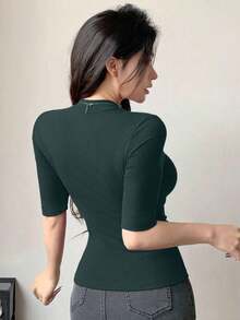 Camiseta casual de verano para mujer con cuello alto, manga corta, ajustada y envolvente, de uso versátil, ropa de vuelta al colegio - Verde - Ver 3