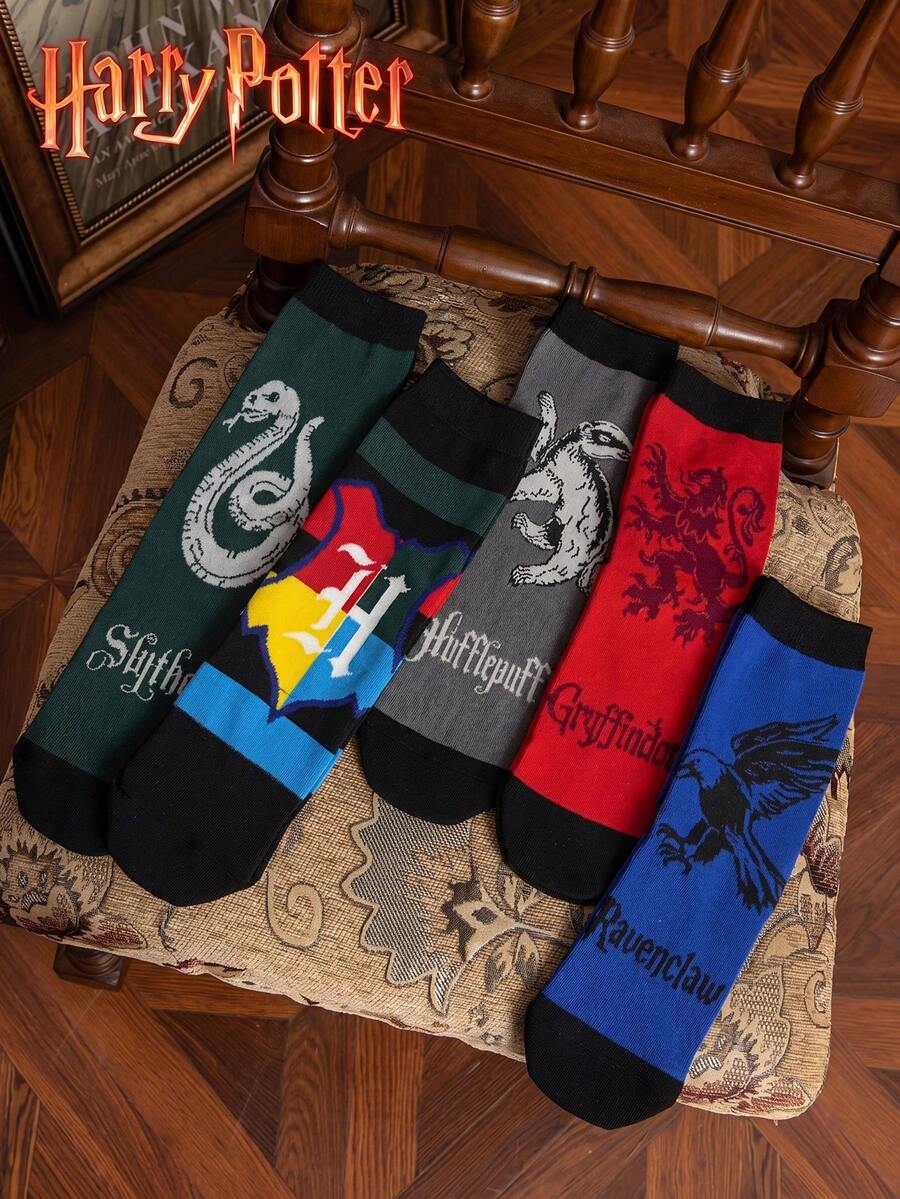 Noctvar OBM Sleepwear X Harry Potter 5双哈利波特学院徽章中筒袜，格兰芬多、斯莱特林、拉文克劳、赫奇帕奇主题粉丝周边，可爱卡通图案，时尚休闲舒适透气学生袜，适合日常穿着、返校季、节日礼物 - 彩色 - 查看 1