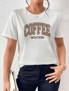Fashionable Women's T-Shirt With The Text "Coffee Weather," Expressing A Love For Cool Days And The Aroma Of Coffee. Perfect For Those Who Enjoy Warm And Relaxed Moments. This Comfortable And Stylish 100% Cotton T-Shirt Is Made Of Cotton. - 白色 - 查看 1