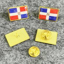 5枚金属和树脂材质的世界各国国旗徽章，包括国旗形状和金属奖章徽章，适合庆祝活动和日常装饰。 - 彩色 - 查看 52