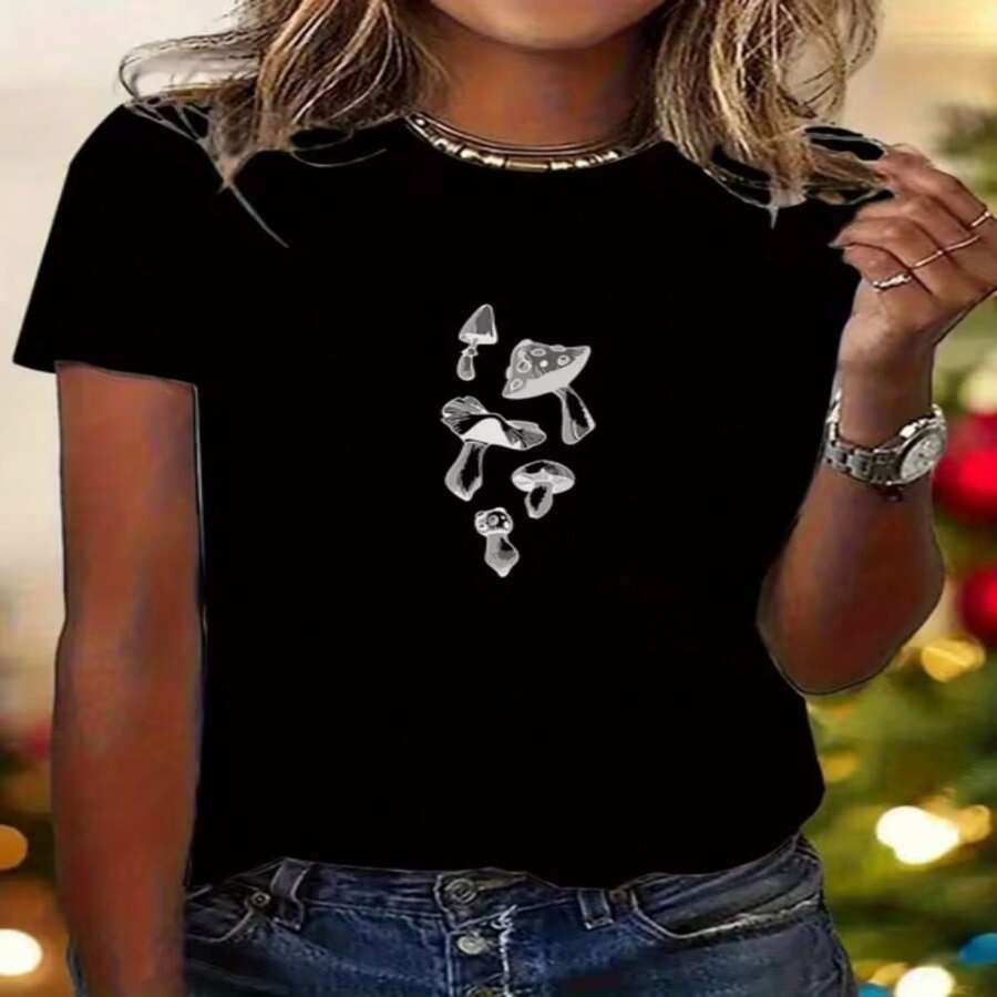 Top pickLocal1pc Camiseta de mujer talla grande Dark Academia Forest Fung2026, camiseta de verano ligera, ajuste regular, casual, transpirable, esencial para uso diario, ropa versátil, aspecto moderno, material cómodo, mangas cortas para adultos jóvenes S-XXXL - Negro - Ver 1