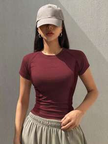 Camiseta de mujer de manga corta con gráfico de letra, estilo de moda deportiva de patchwork de bloques de color - Burdeos - Ver 6