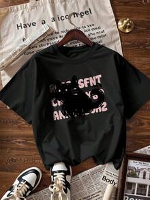 Funny Black Cat T-Shirt With Pink Text Background,  Short-Sleeve T-Shirt For Spring/Summer 2026, Made In Mexico, 180 Grams. Cartoon Print, Couple Design, Suitable For Indoor Or Outdoor Wear. Crew Neck, Unisex, Ideal For Office And Leisure. One-Pack. - BK-P631577SLNDXZGY640 - 查看 1