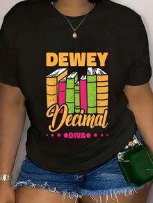 Talla - Camiseta Gráfica DEWEY DECIMAL DIVA para Amantes de Libros - Diseño de Pila de Libros Coloridos, Camiseta Casual de Manga Corta con Cuello Redondo, adecuada para mujeres y hombres, ropa lavable aáquina para asistentes de biblioteca - Camiseta Unisex de Estilo Urbano Vintage, de Algodón, Manga Corta y Cuello Redondo. - Negro - Ver 7