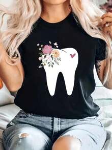 Camiseta Estampada para Mujer - Camiseta Casual de Manga Corta y Cuello Redondo en Negro con Gráfico de Diente Blanco y Diseño Floral, Corte Relajado para Todas las Estaciones, Perfecta para Uso Diario y Atuendos de Vacaciones (Lavable aáquina). - Negro - Ver 6