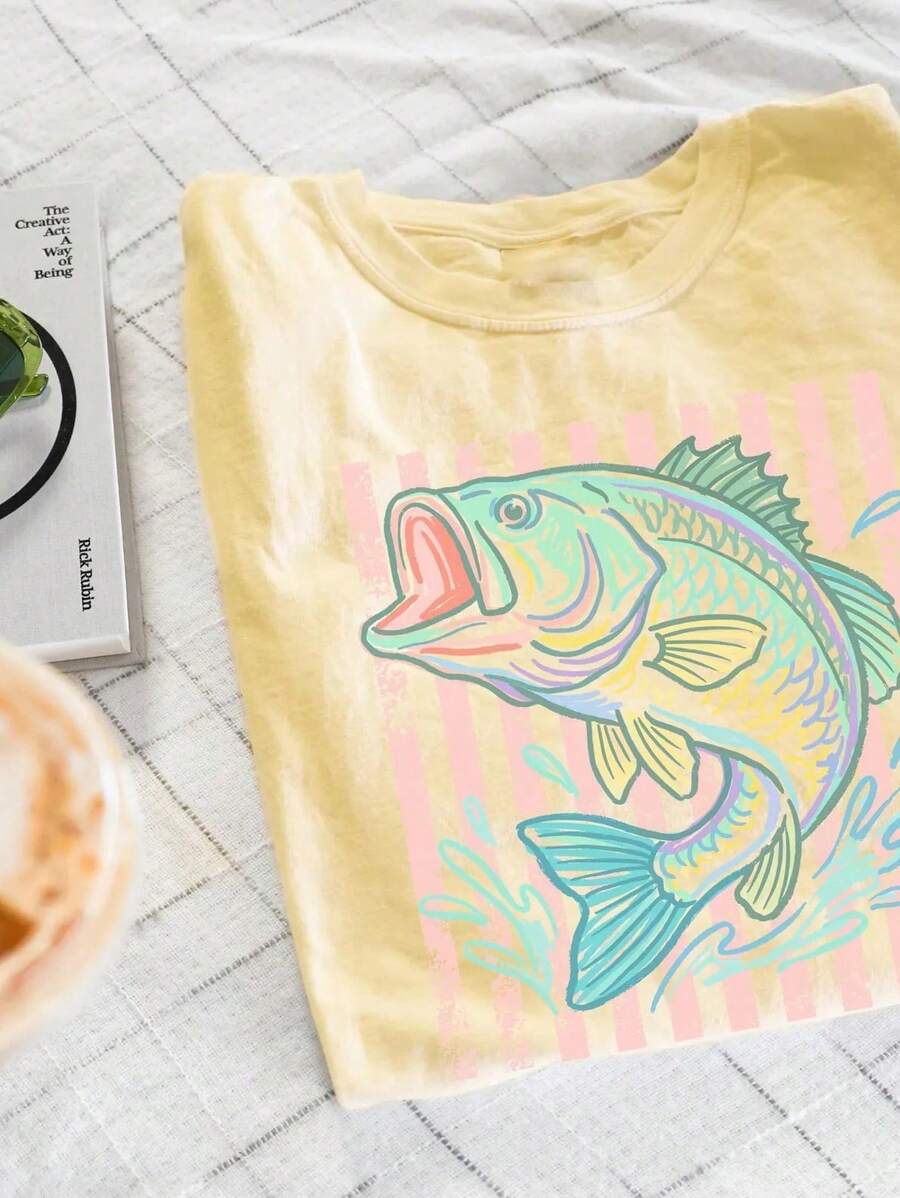 Retro Bass Fish Shirt, Pastel Fishing Tee, Preppy Coastal Lake T-Shirt, Colorful Summer T-Shirt, Beach Lover Gift Casual TShirt Vacation Outfit Women - 杏色 - 查看 1