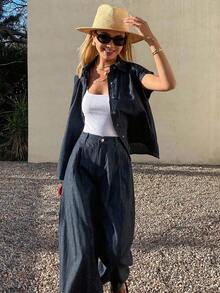 Conjunto de mezclilla casual para mujer con camisa de mezclilla con cuello, sin mangas, con nudo lateral y pantalones de mezclilla de corte holgado - Azul lavado oscuro - Ver 4