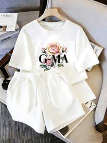 Conjunto de dos piezas de camiseta de manga corta y shorts para mujer, con rosa degradada rosa y letras negras "G-MA", conjunto casual con elementos de flores y letras suaves - Camiseta blanca + pantalones cortos blancos - Ver 6