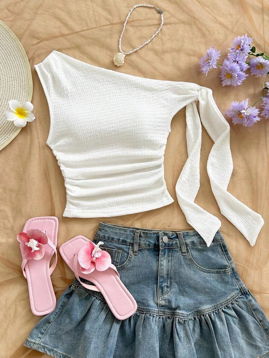 Top ajustado de mujer de hombros asimétricos con tirantes de amarre en color amarillo pálido, adecuado para fiesta, vacaciones, festival de música, estilo bohemio, cita de vacaciones, té de la tarde - Blanco - Ver 1