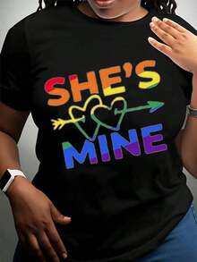"She's Mine Rainbow Pride" T-Shirt For Women, Love Declaration T-Shirt For Lesbian Couples, Valentine's Day Gift, Gay Pride Festival, 220g - Urban Vintage Style, Unisex, Loose Cotton Short Sleeve T-Shirt With Round Neck, 100% Cotton - 黑色 - 查看 3